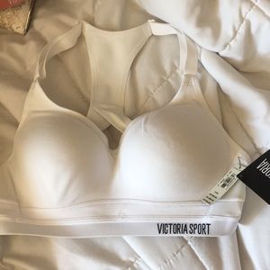 NWT VS SPORTS BRA